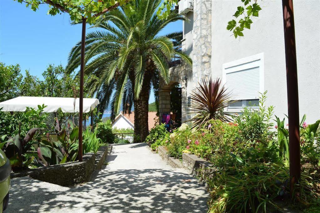 Apartments Mm Sveti Stefan Extérieur photo